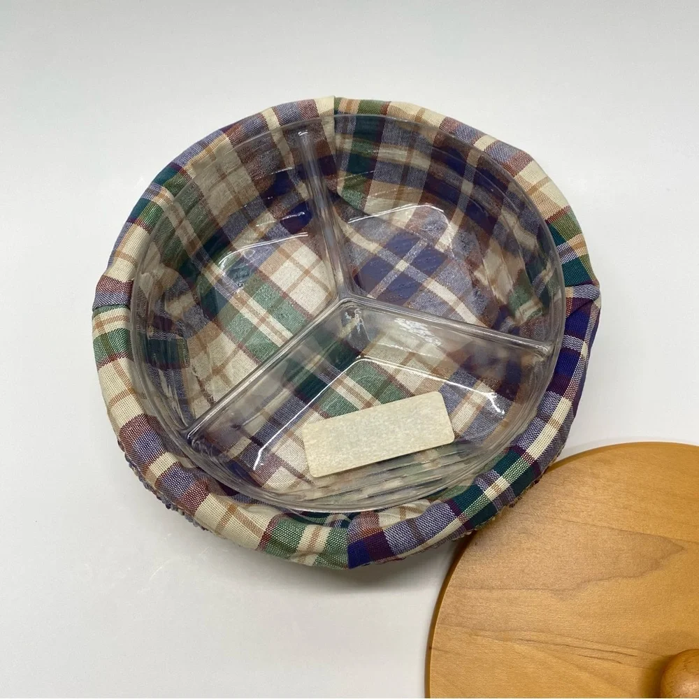 Longaberger Basket W/ Lid Plastic Liner & Plaid Cloth Liner 7.5 inches Across